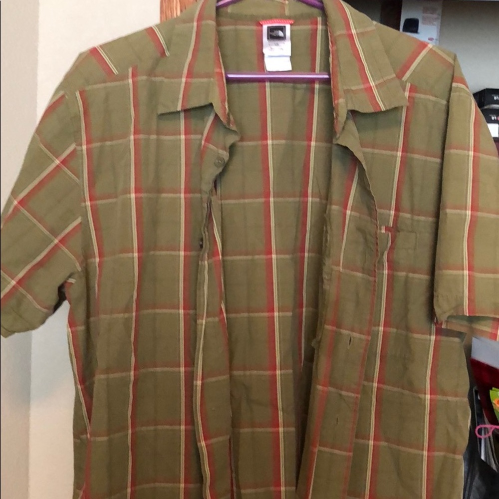 Men’s size L north face button up shirt